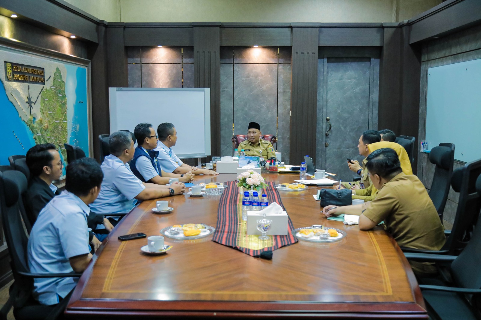 Gubernur Rahmat Mirzani Djausal Dukung Penuh Penyusunan Roadmap Program PLN Masuk Desa